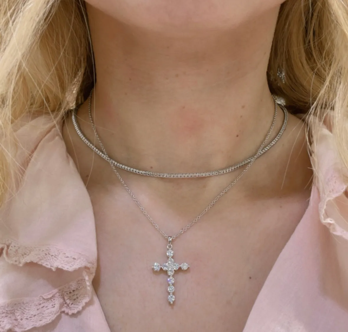 1.42ct tw Diamond Cross Pendant Necklace