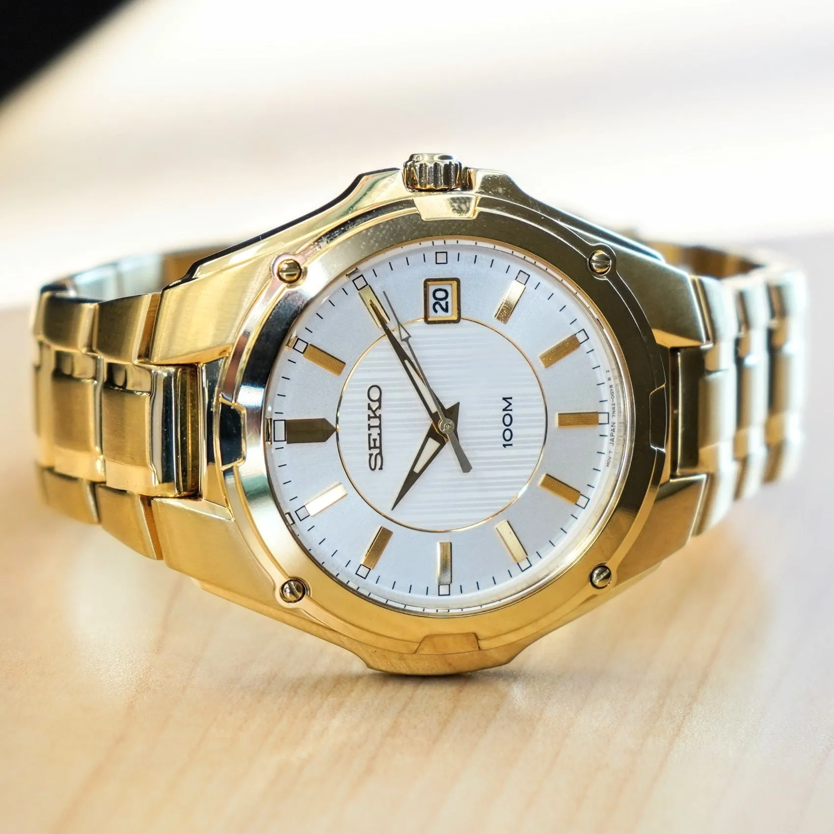 2000 SEIKO Dress Watch SGEE62 Date Indicator 100M Wristwatch ALL Gold S.S. - ALL Original Box & Papers!