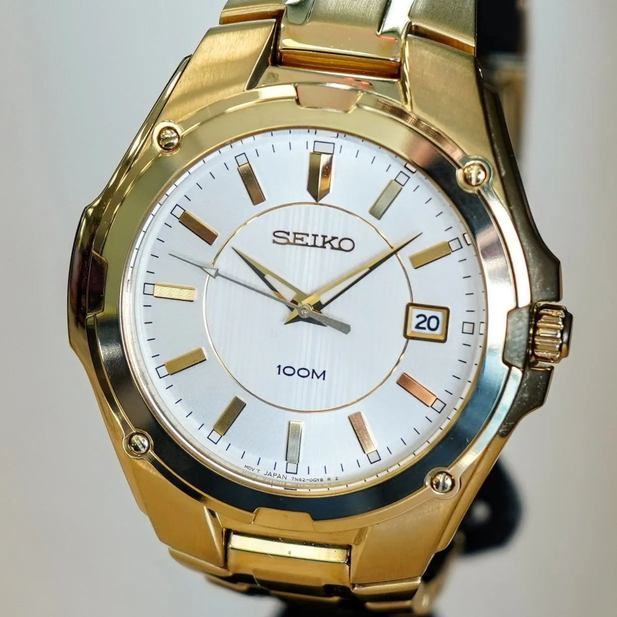 2000 SEIKO Dress Watch SGEE62 Date Indicator 100M Wristwatch ALL Gold S.S. - ALL Original Box & Papers!