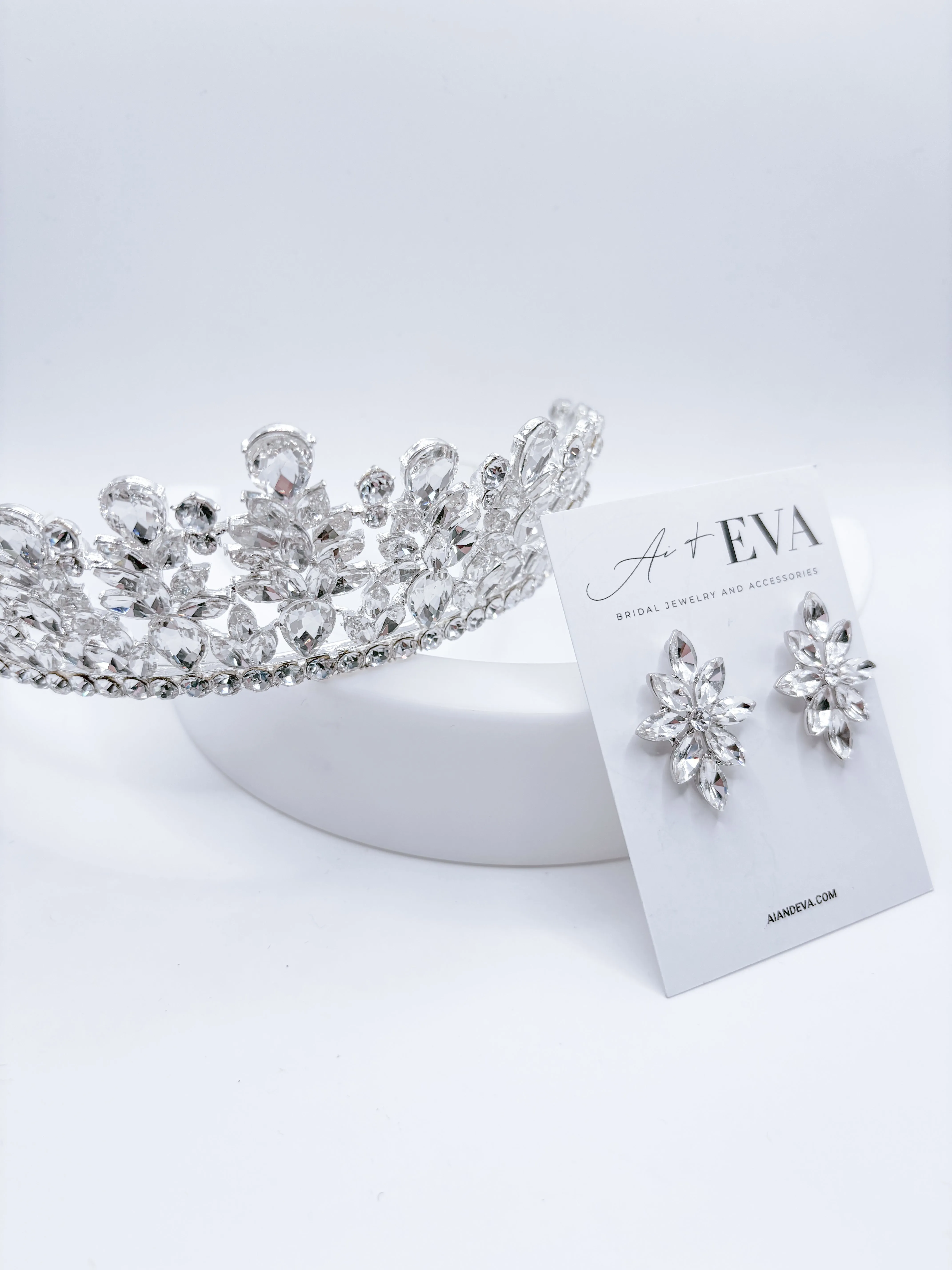 Aris Crown