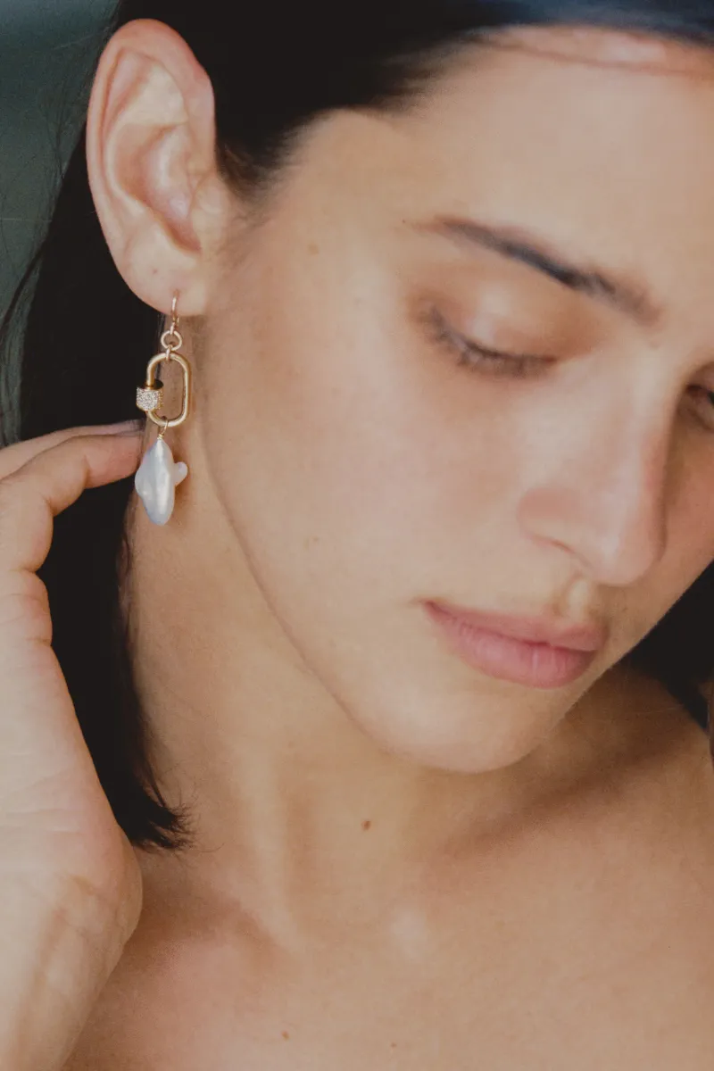 Cara Baroque Pearl Earrings