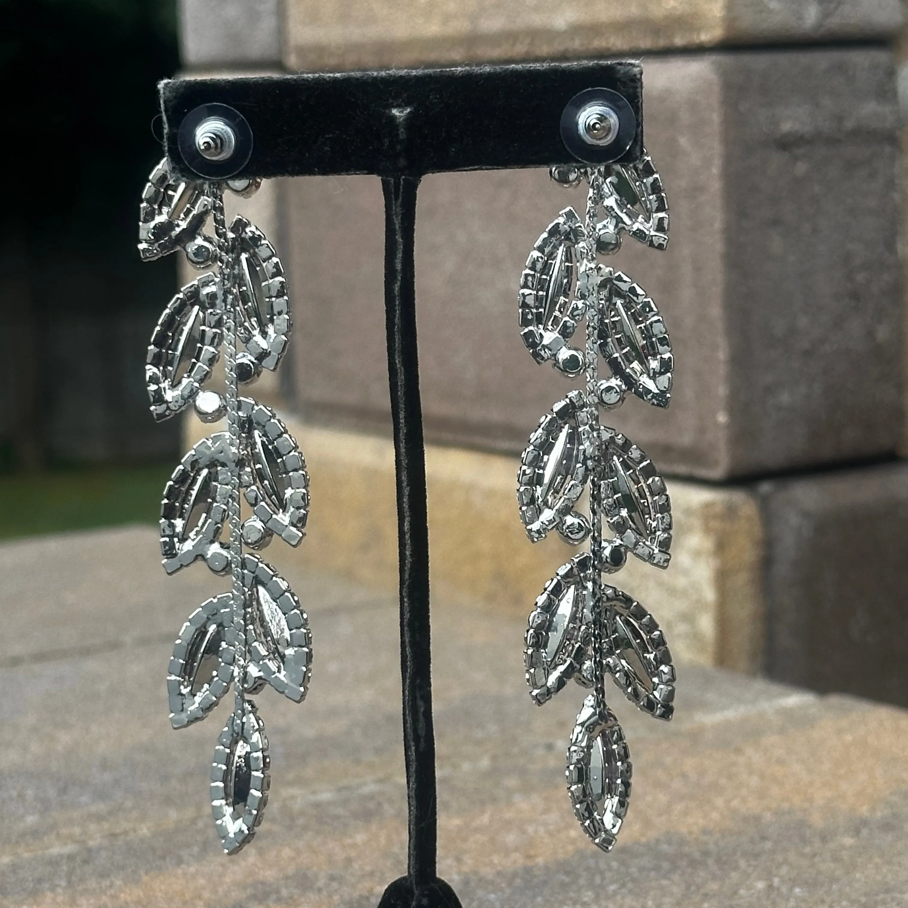 CHARLO - emerald green clear rhinestone vine earrings (silver)