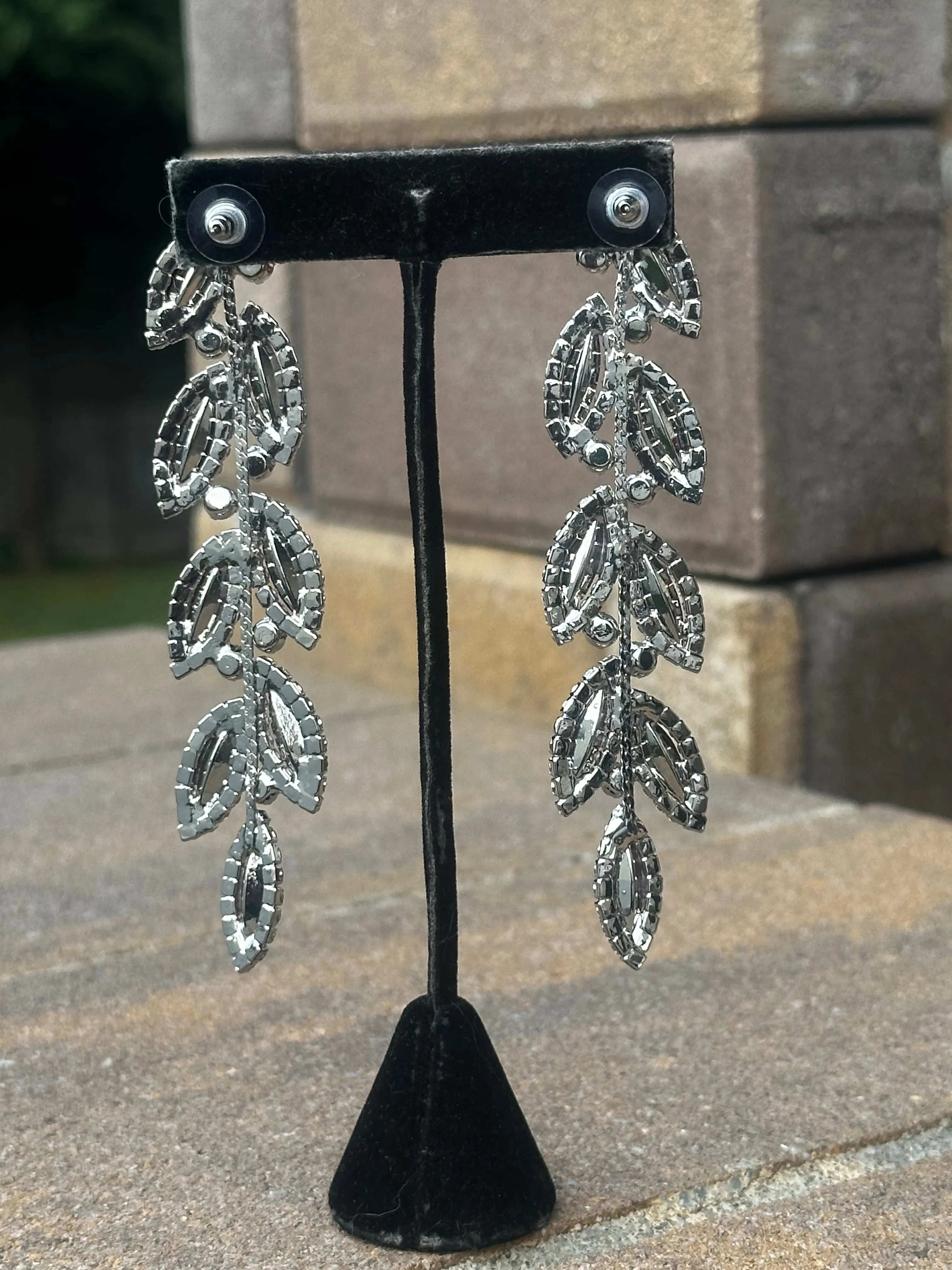 CHARLO - fuchsia & clear rhinestone vine earrings (silver)