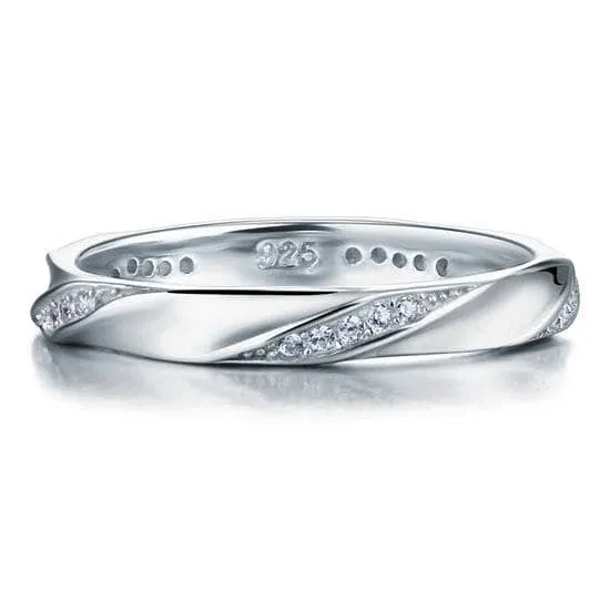 Classic Round Diamond Twisted Band