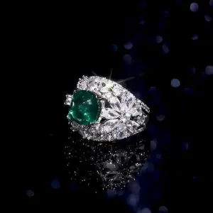 Dazzling Emerald Ring