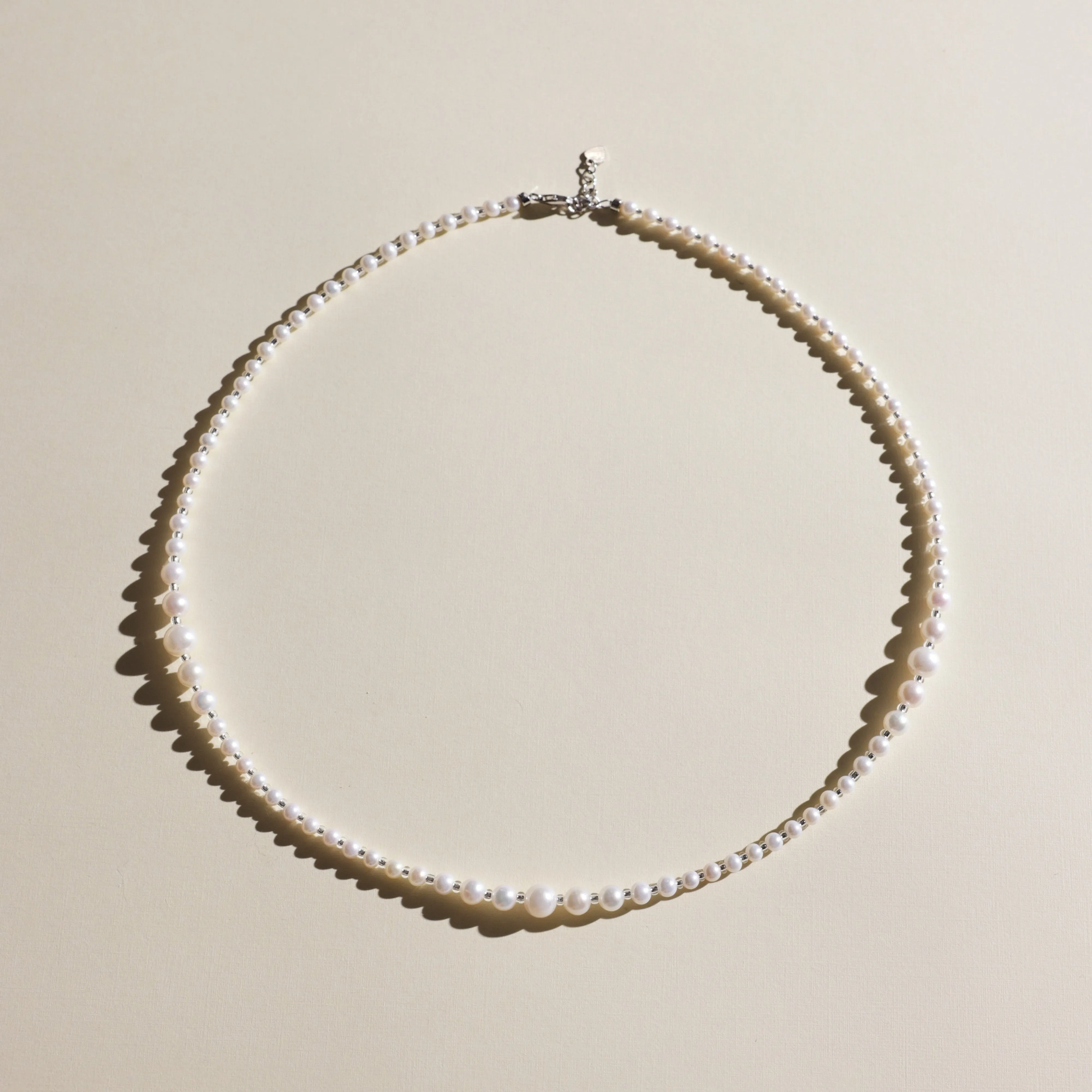Elegant and Timeless Natual Freshwater Pearl Necklaces Set