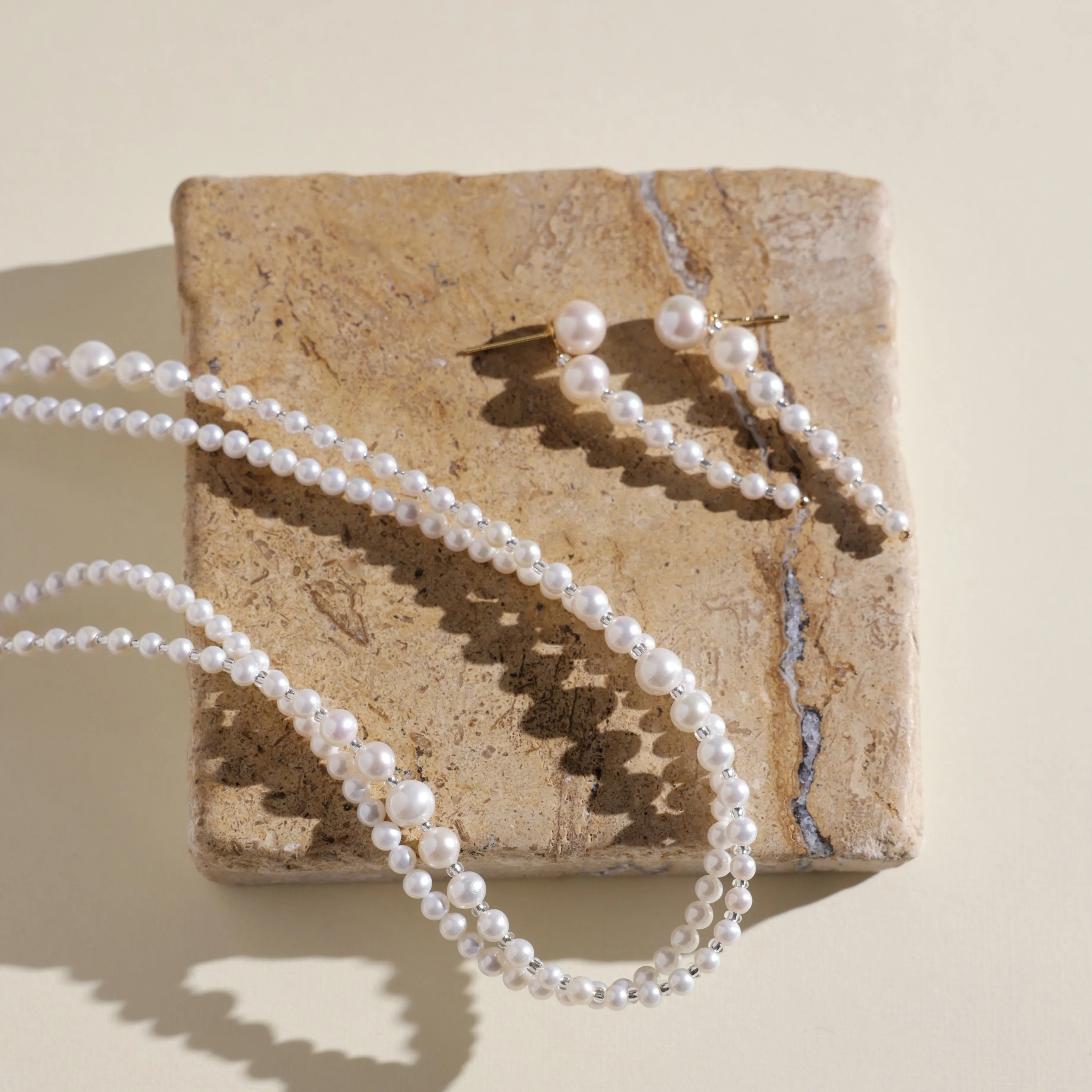 Elegant and Timeless Natual Freshwater Pearl Necklaces Set