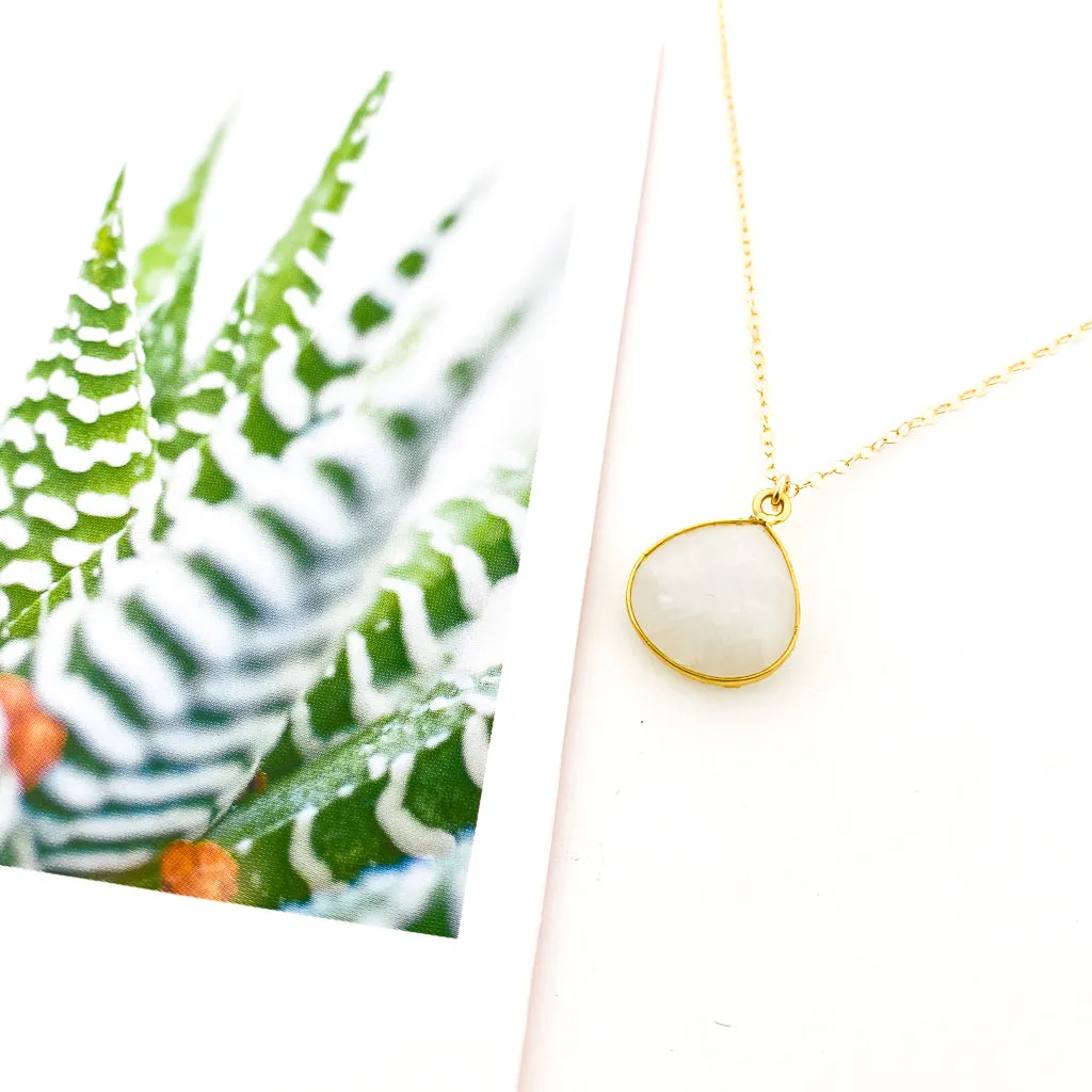 Eliana Drop Moonstone Necklace | Gold