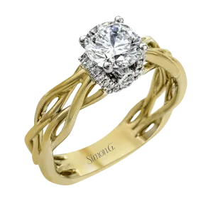 Engagement Ring in 18k Gold with Diamonds