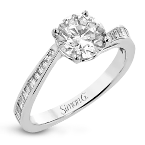 Engagement Ring in 18k Gold