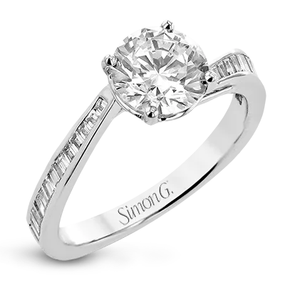 Engagement Ring in 18k Gold