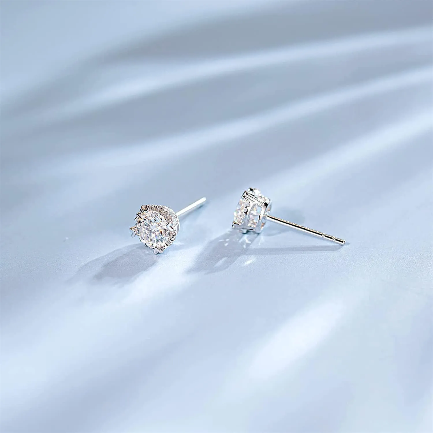 FANCIME Moissanite Heart Bezel 14K White Gold Stud Earrings