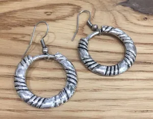 Fashion Costume Imitation Artificial Jewellery Silver Earrings Handcrafted Lightweight Danglers for Women