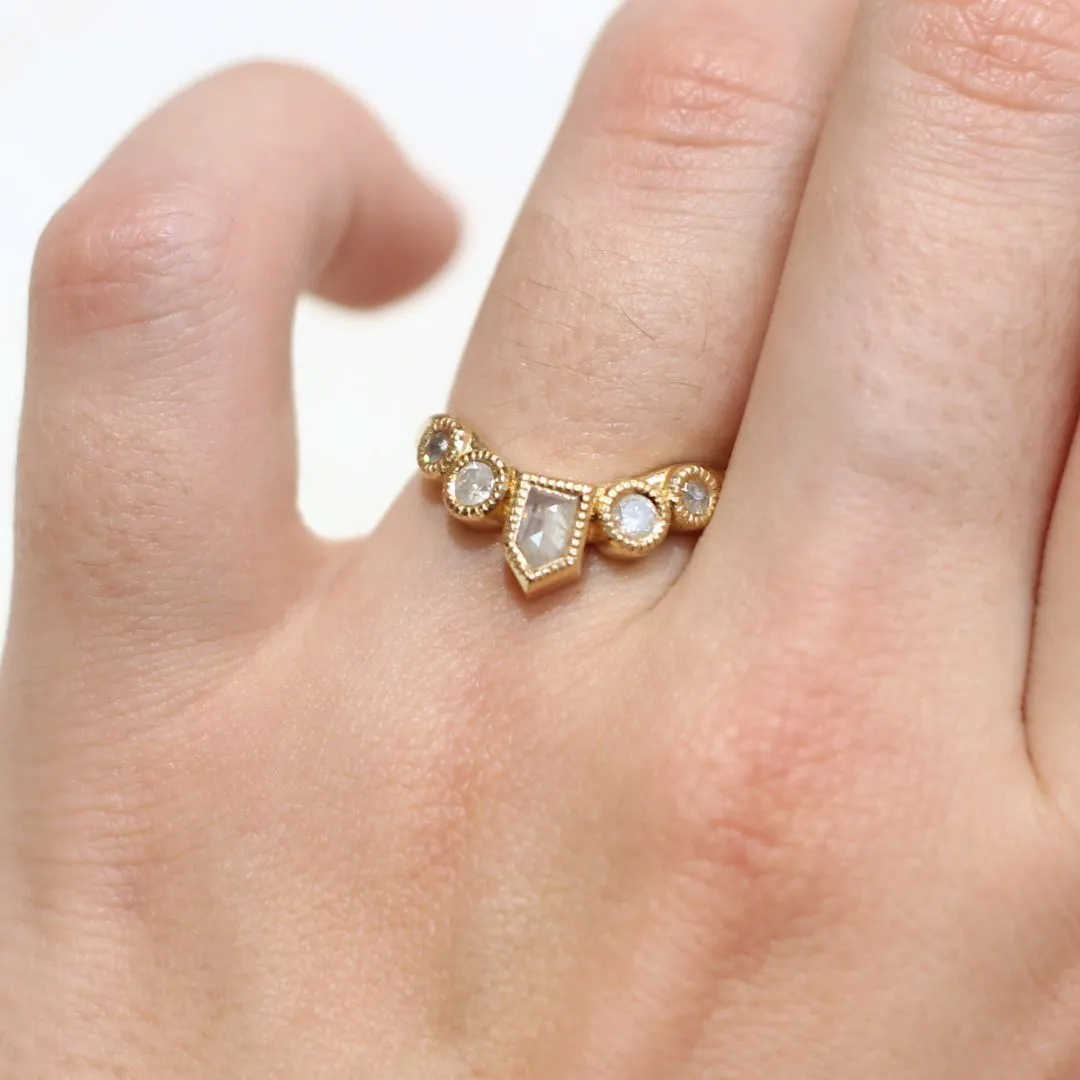Foxborough - Shield & Brilliant-cut diamond contour band