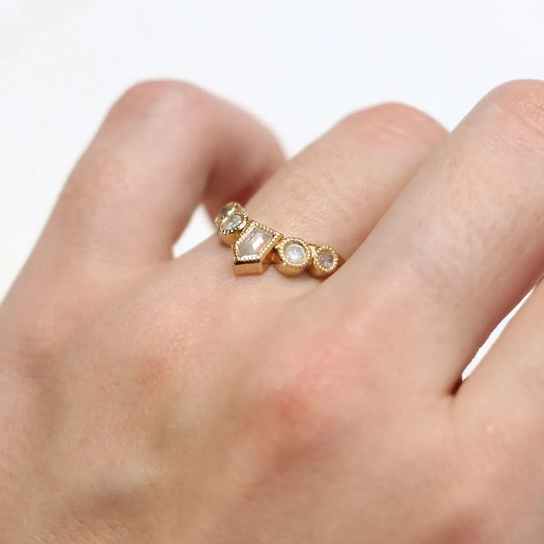 Foxborough - Shield & Brilliant-cut diamond contour band