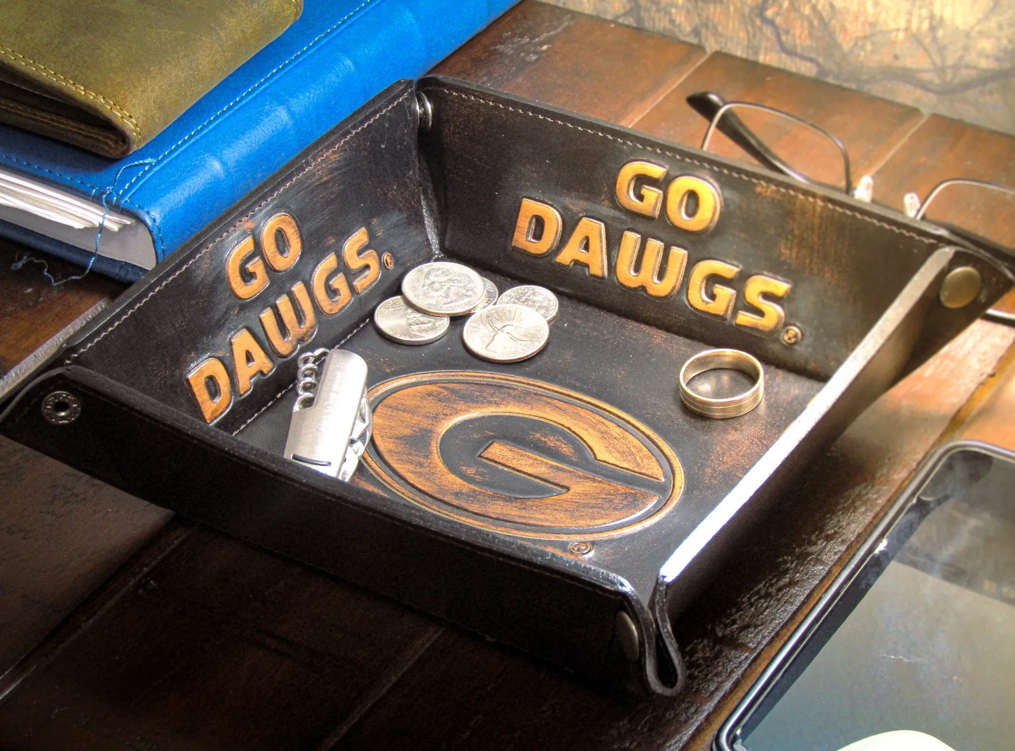Georgia Bulldogs Men's Collegiate Valet Tray, Catch-all, Desk Organizer, Nightstand Tray. Brown Burnished Full Grain Leather Finish.
