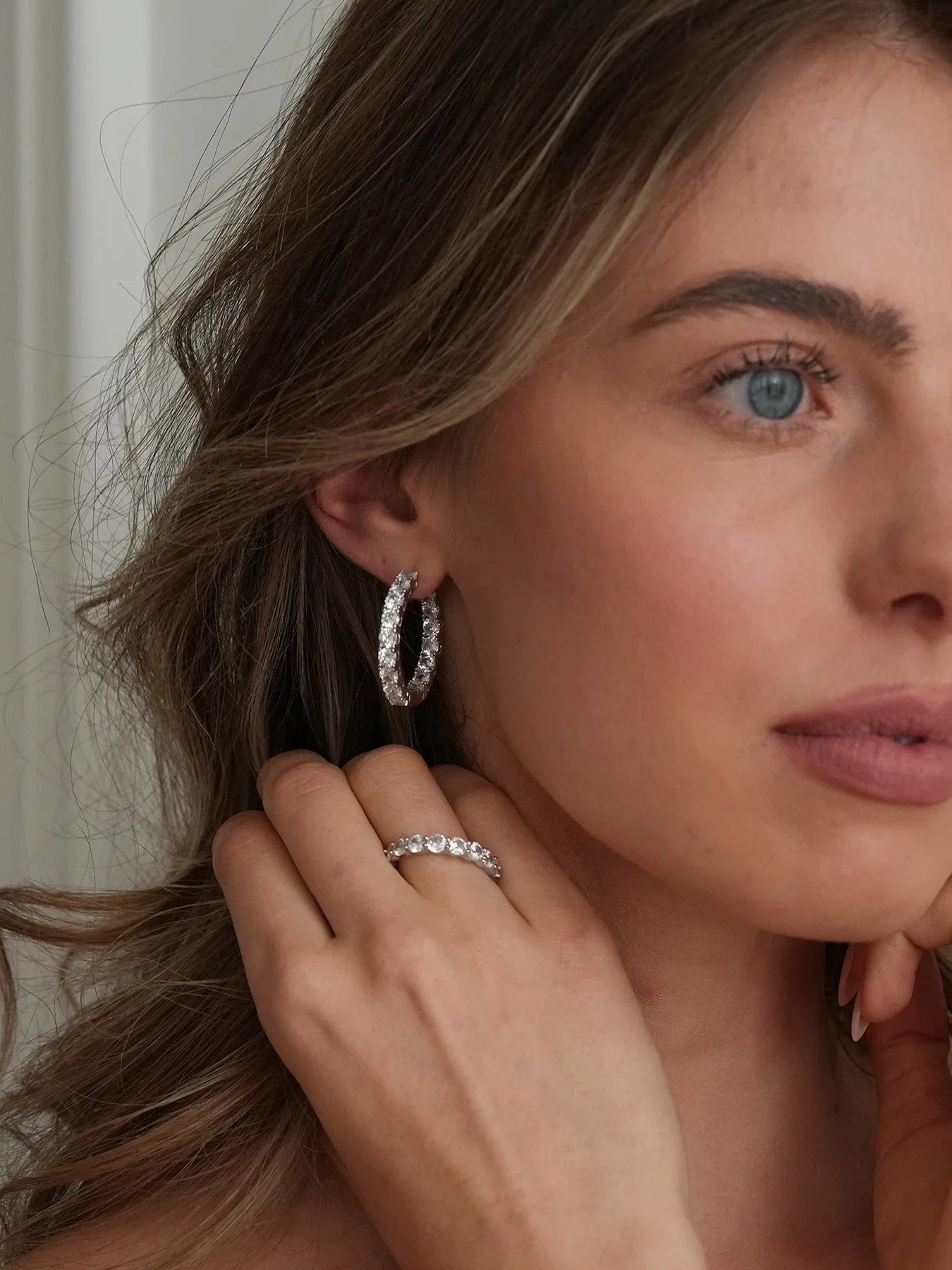 GLAMOROUS - Earrings • Color: White Gold