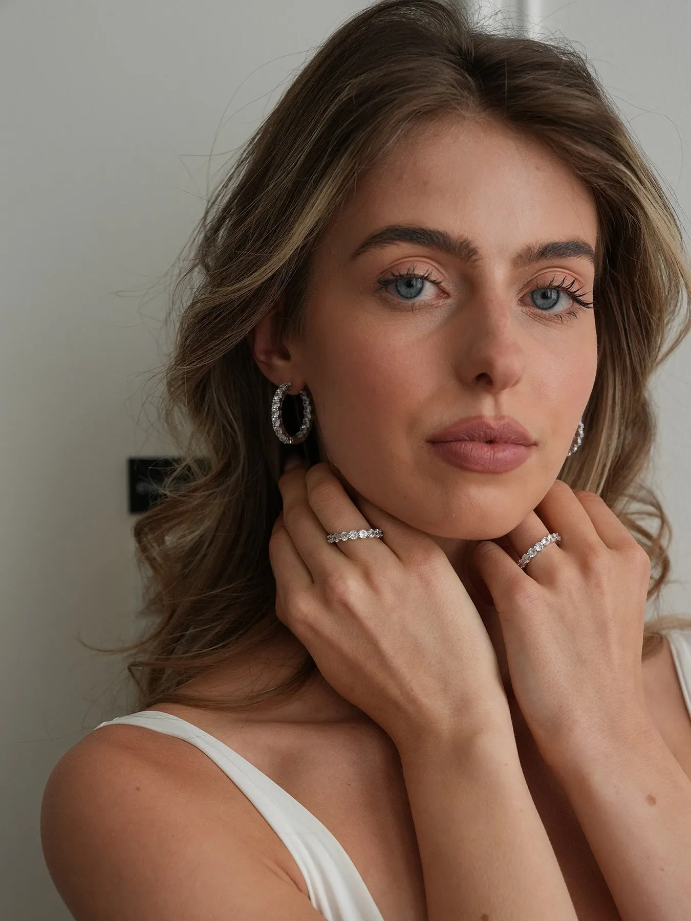 GLAMOROUS - Earrings • Color: White Gold