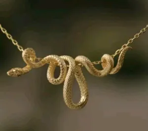 Golden Winding Snake Pendant Alloy Necklace Chain Women Fashion Jewelry