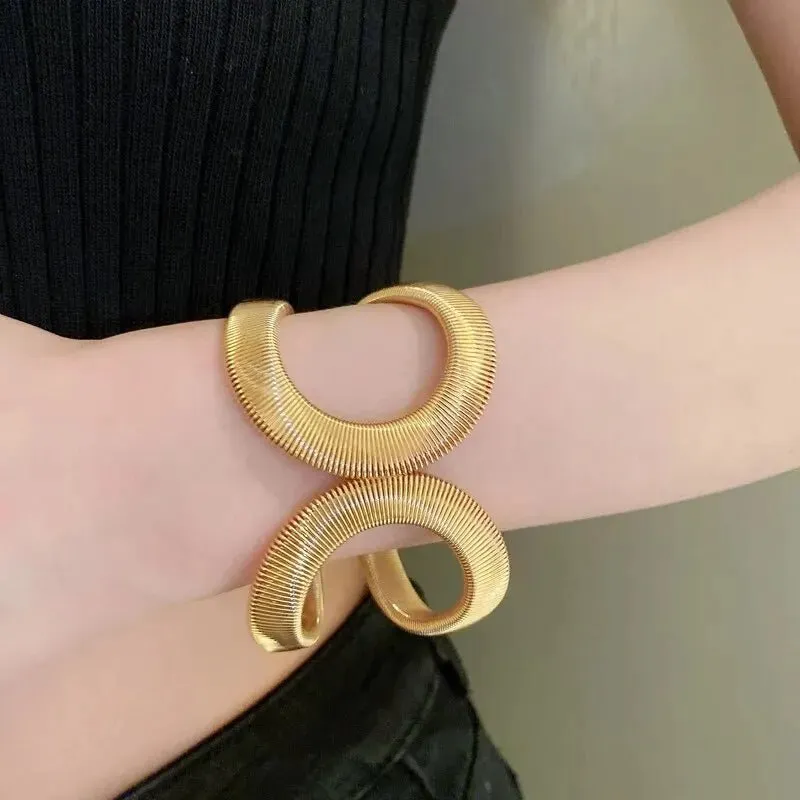 Hollow Gold Snake Bracelet For Women Staggered Open Jewelry