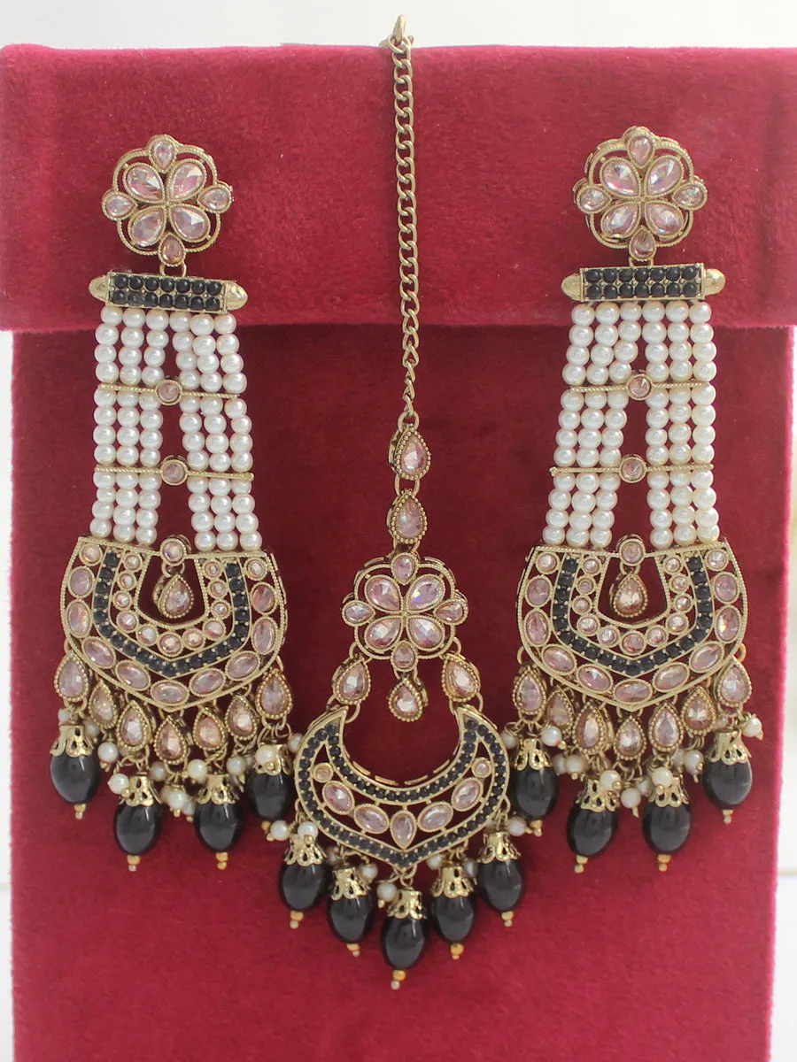 Kashish Earrings & Tikka