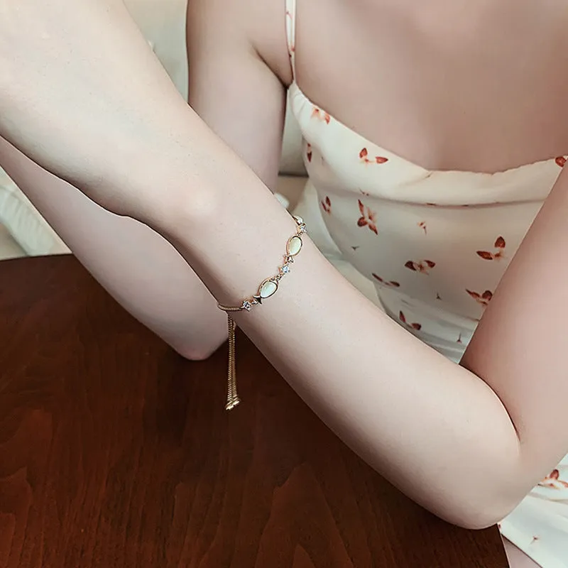 Korean-style Crystal Flower Jewelry Bracelet for Women