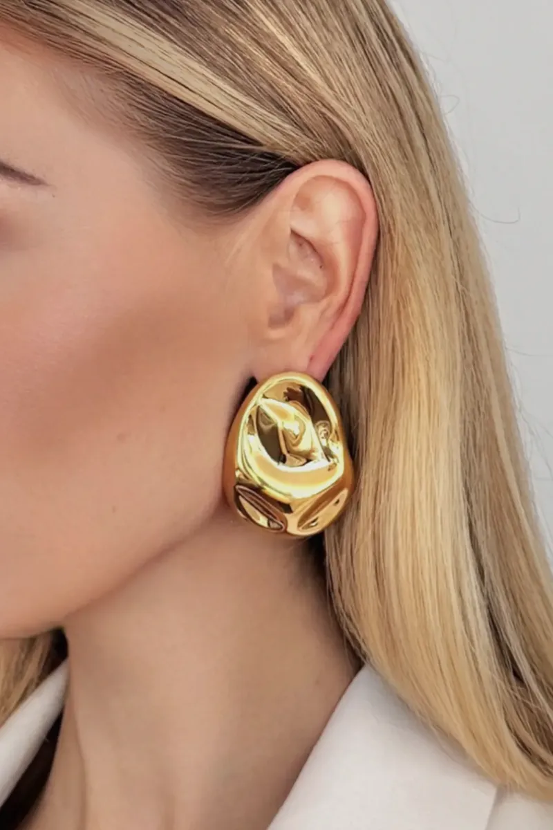 Monte Carlo Indent Oval Earrings