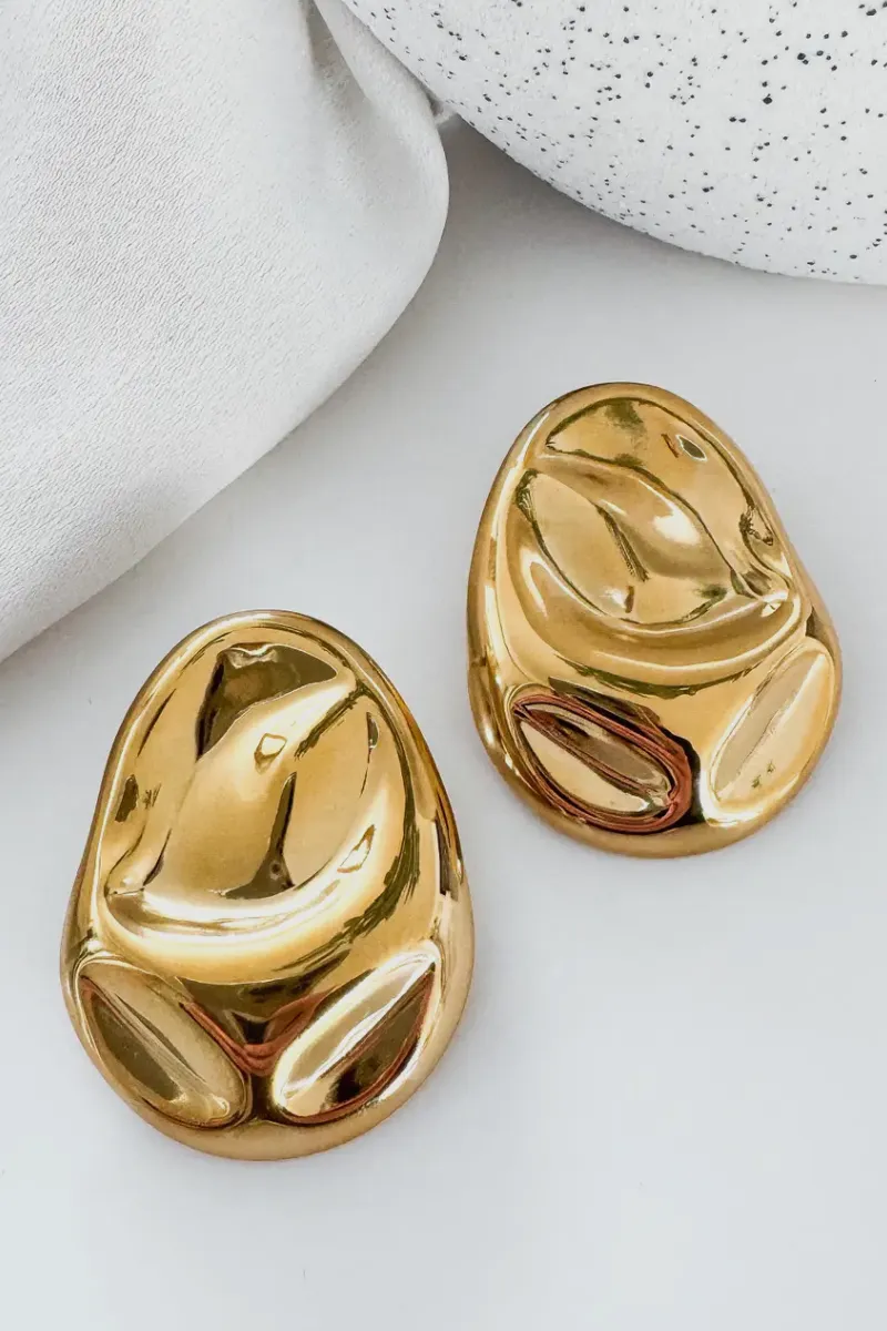 Monte Carlo Indent Oval Earrings