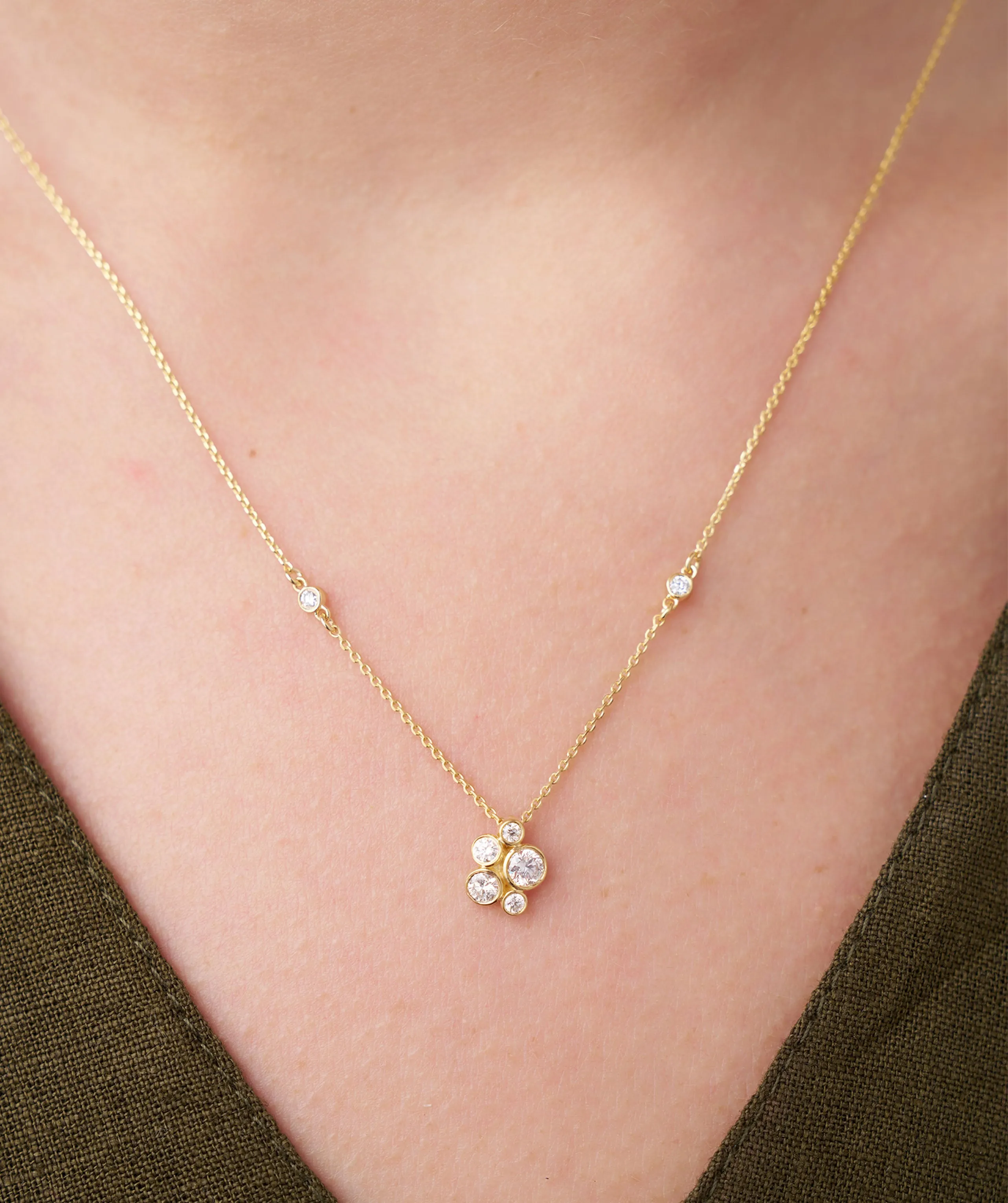 Multi-Diamond Bubble Necklace