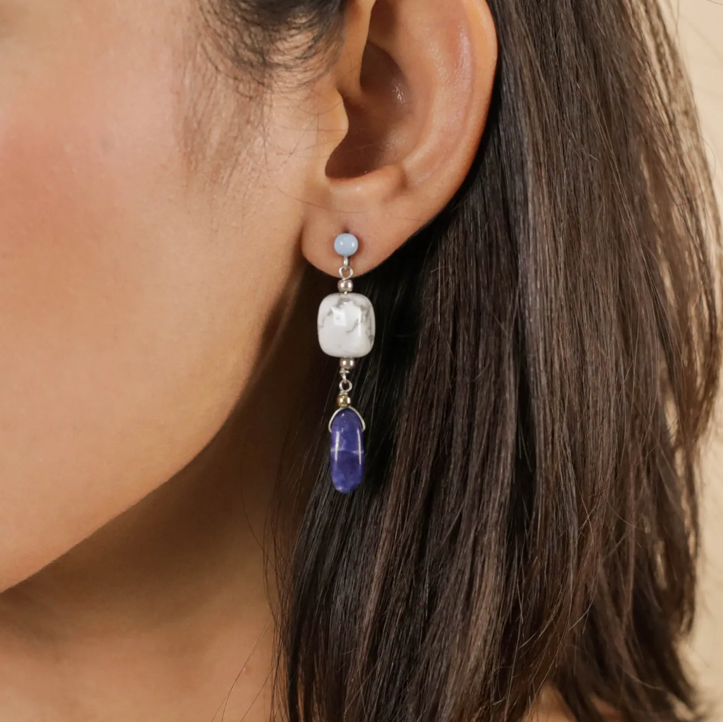 POST EARRINGS WITH MINI BLUE TOP