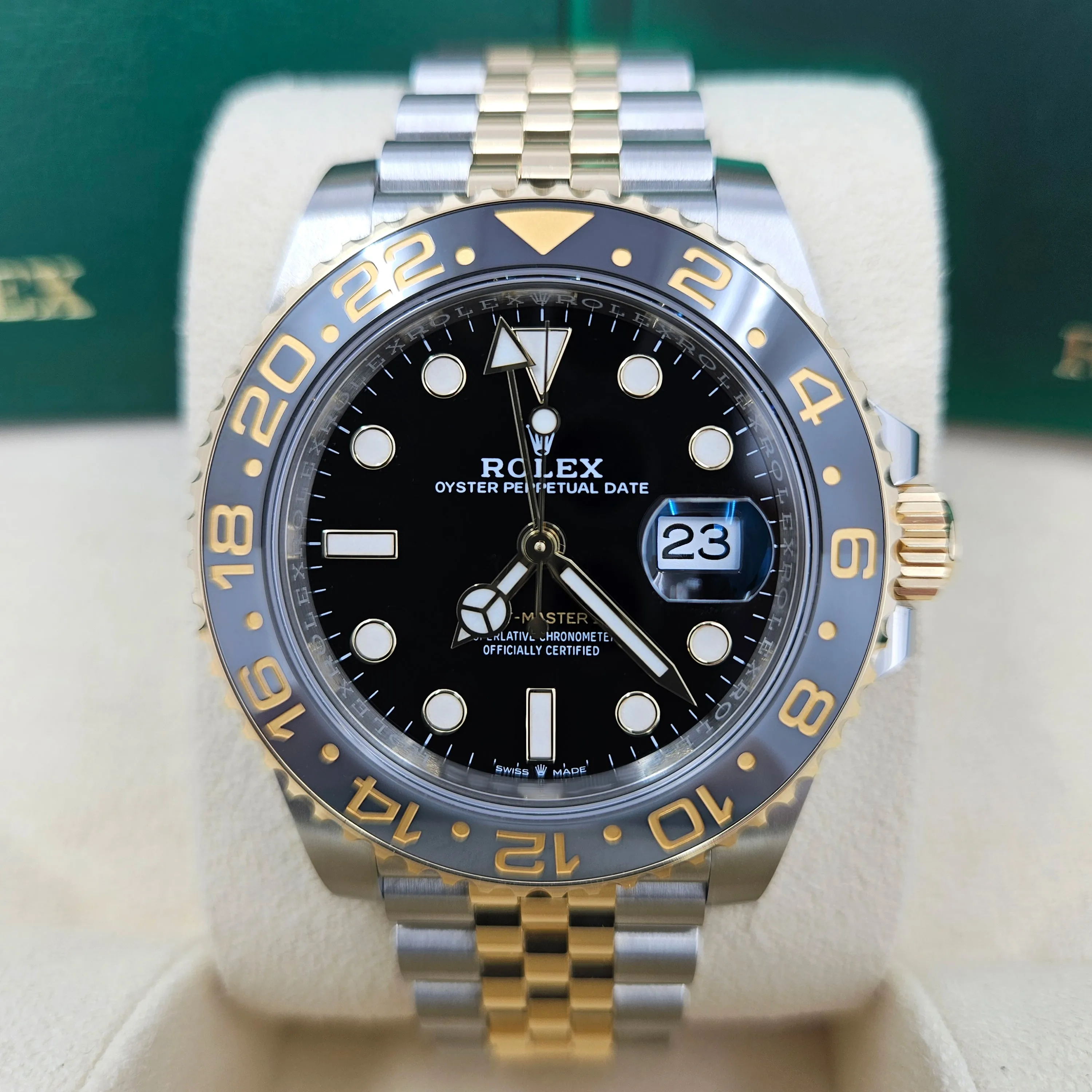 Pre-owned Rolex GMT-Master II, 40mm, Oystersteel and 18k Yellow Gold, Ref# 126713GRNR-0001