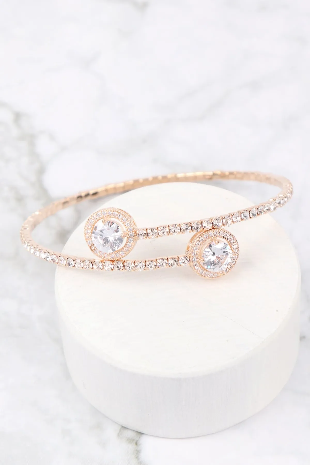 ROUND CUBIC ZIRCONIA 1 LINE WIRE CUFF
