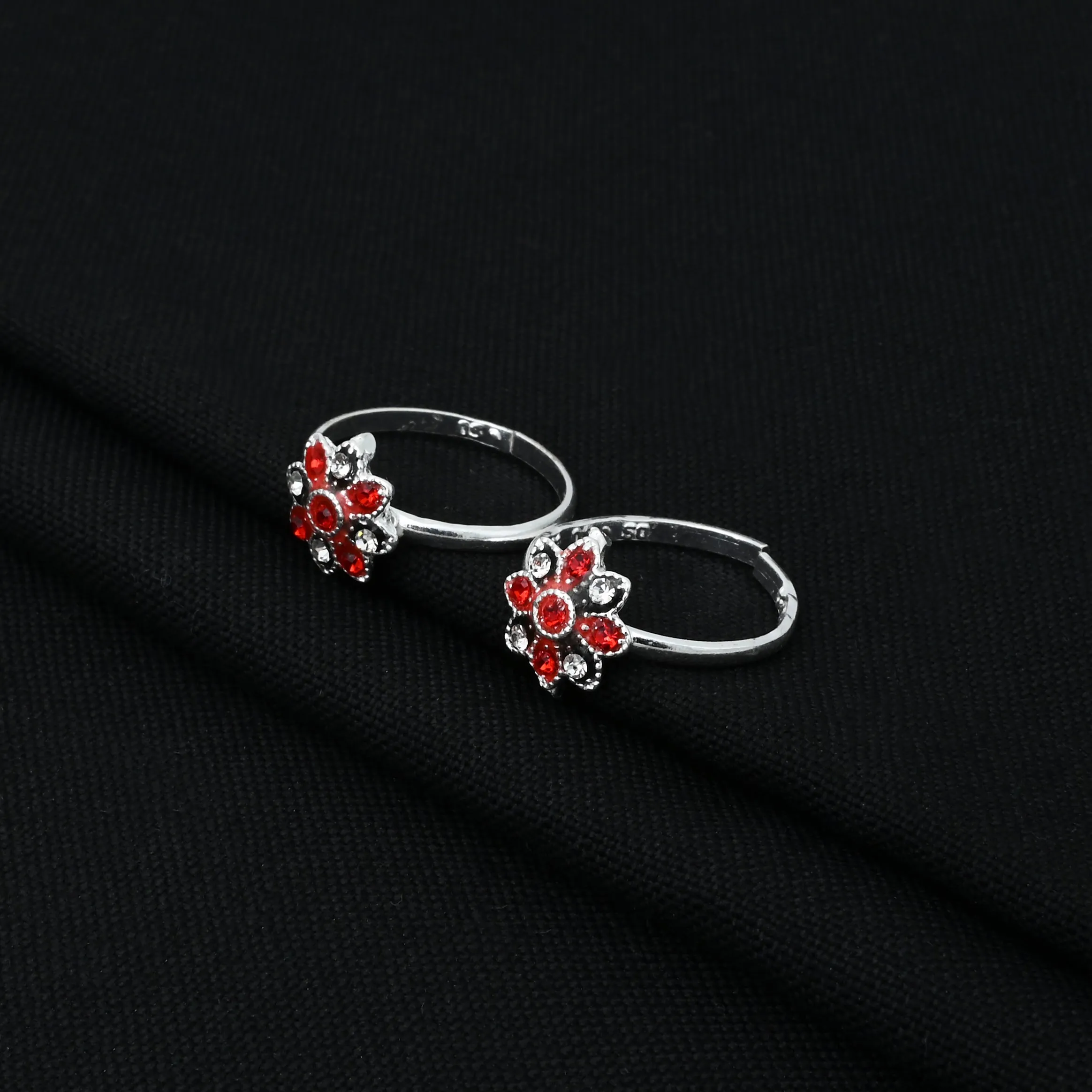 Silver Sparkling Orange Flower Toe Rings