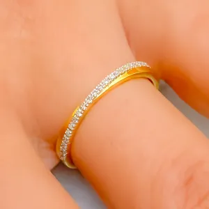 Sparkling Sophisticated 18K Gold   Diamond Band