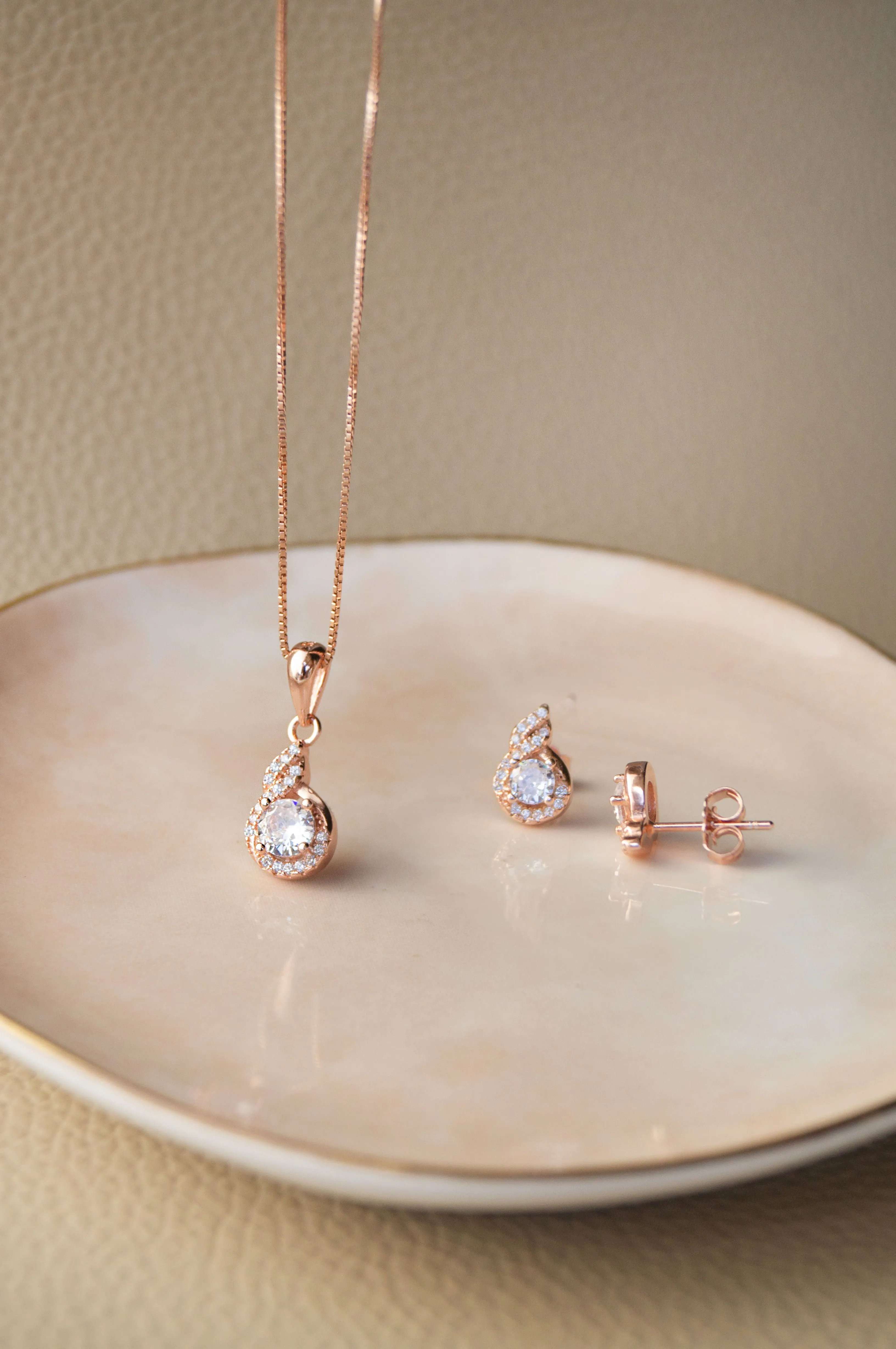 Stellar Solitaire Sterling Silver Pendant Set