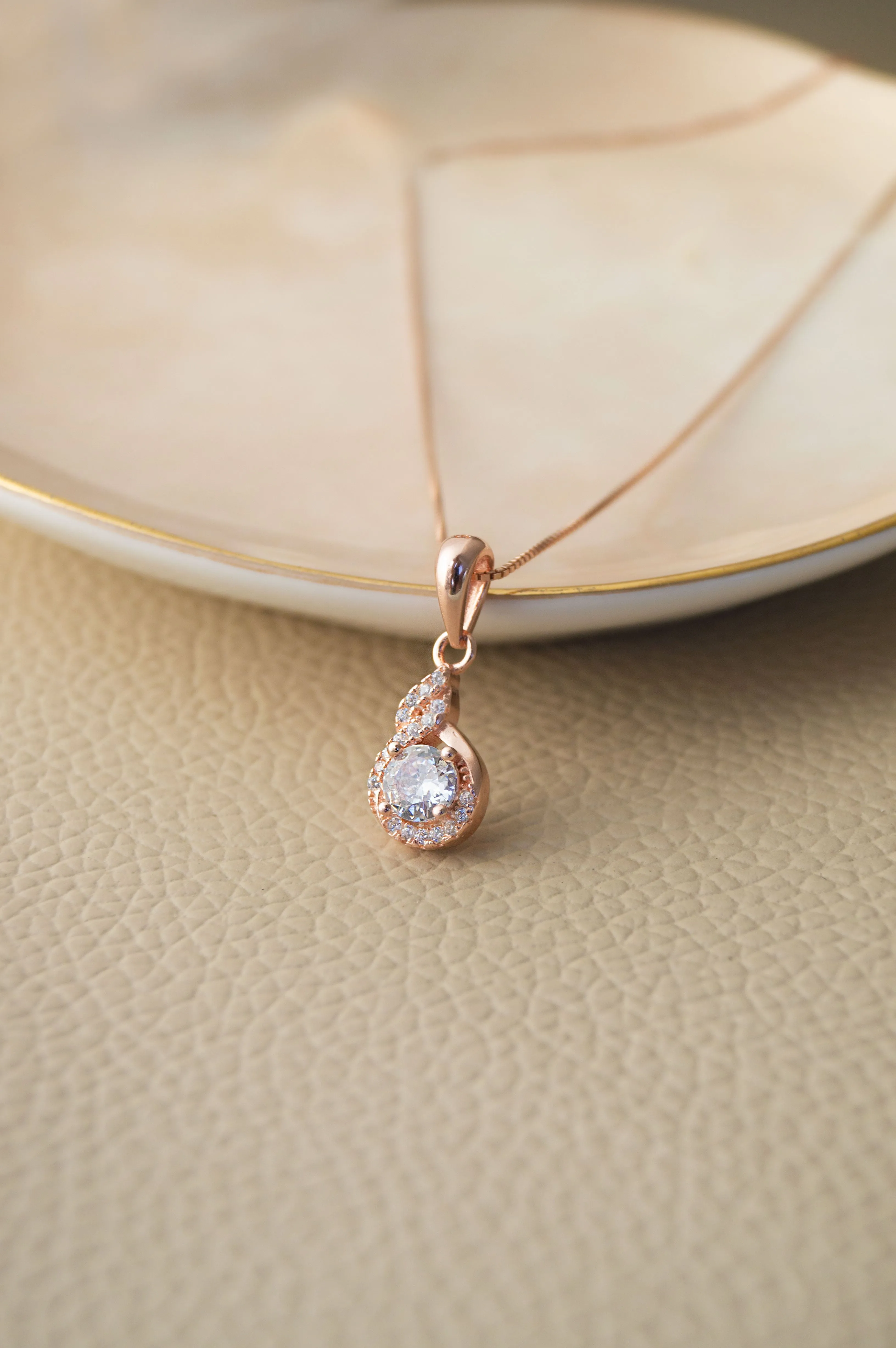 Stellar Solitaire Sterling Silver Pendant Set