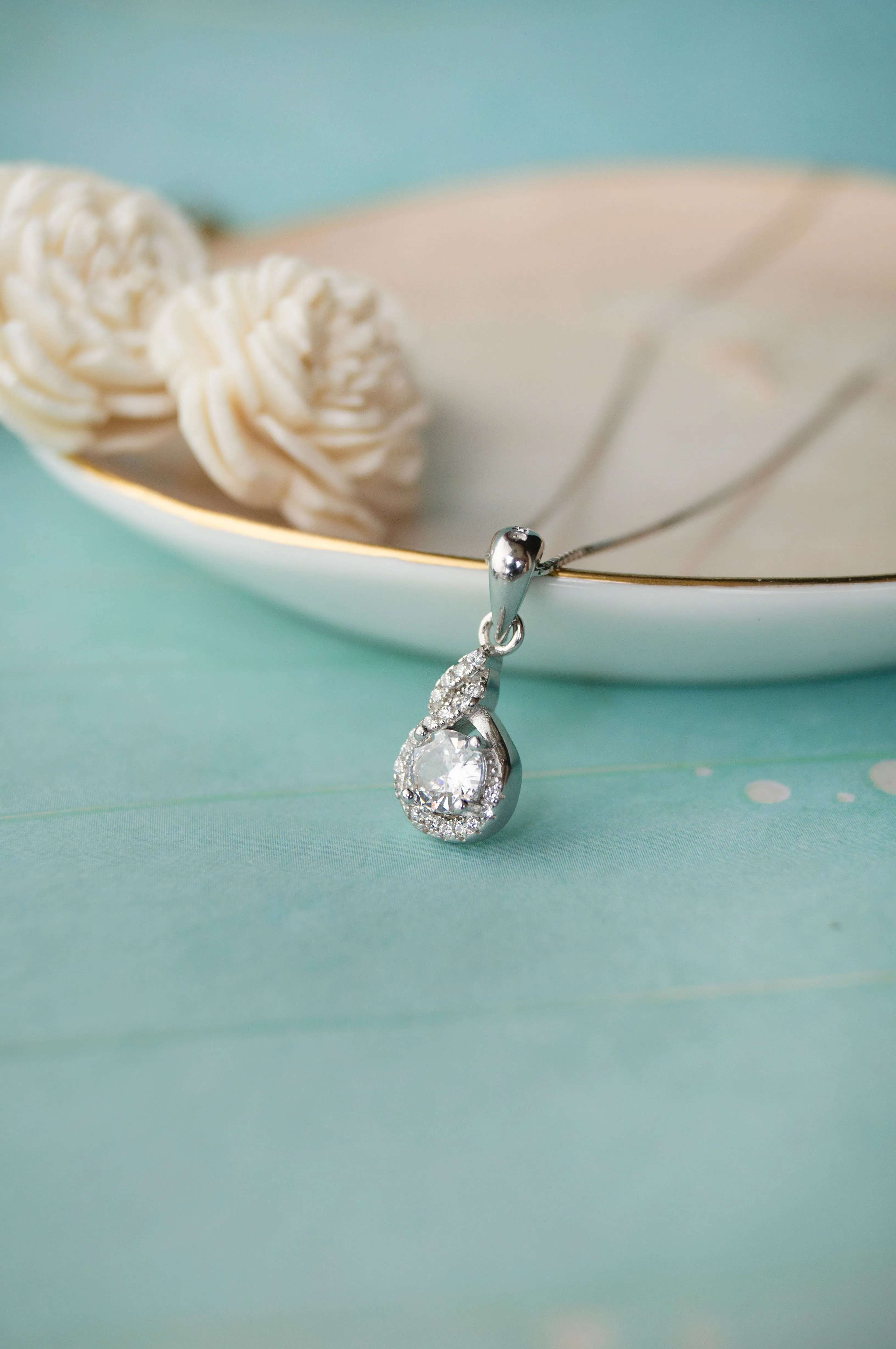 Stellar Solitaire Sterling Silver Pendant Set