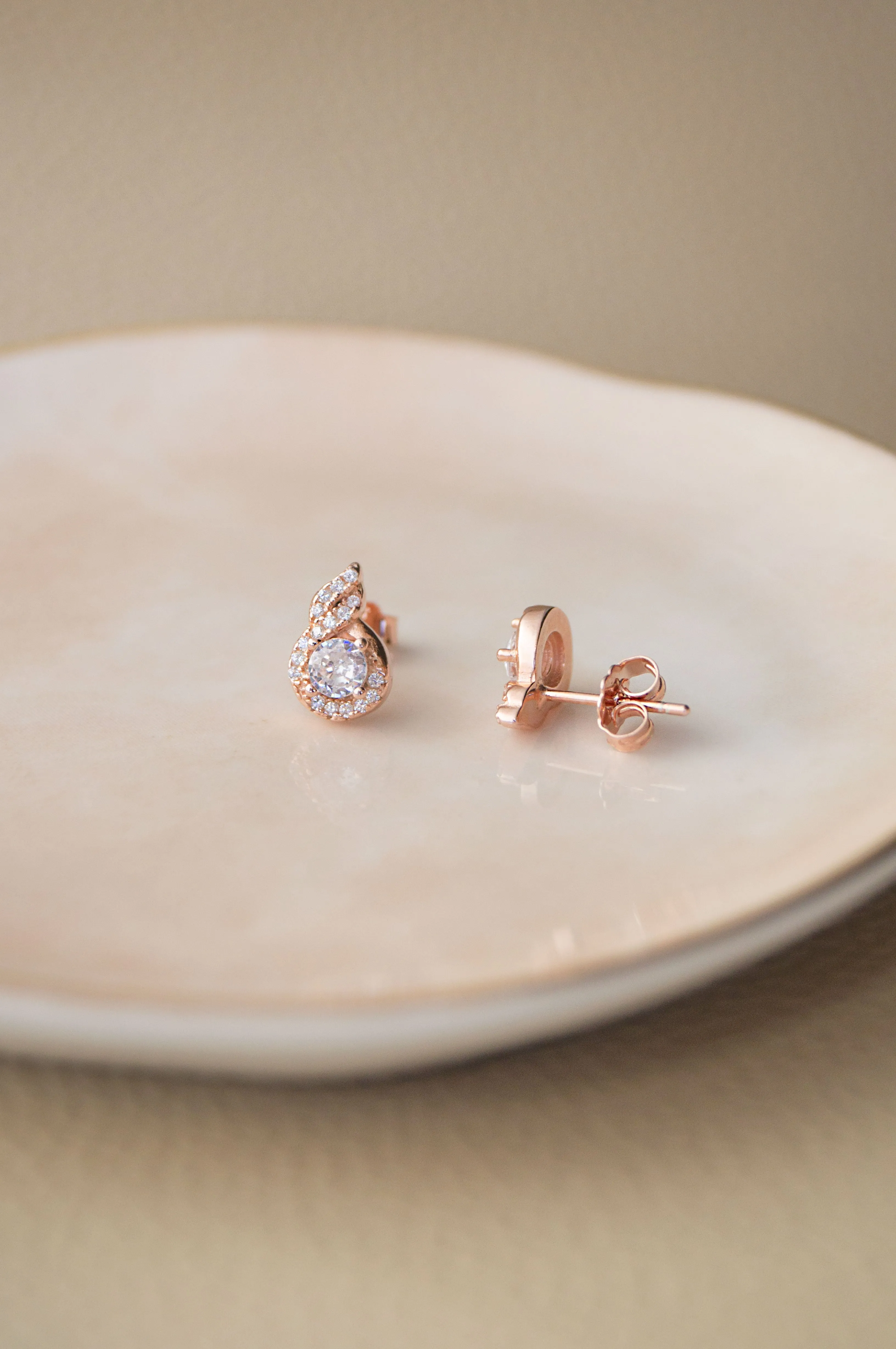 Stellar Solitaire Sterling Silver Pendant Set