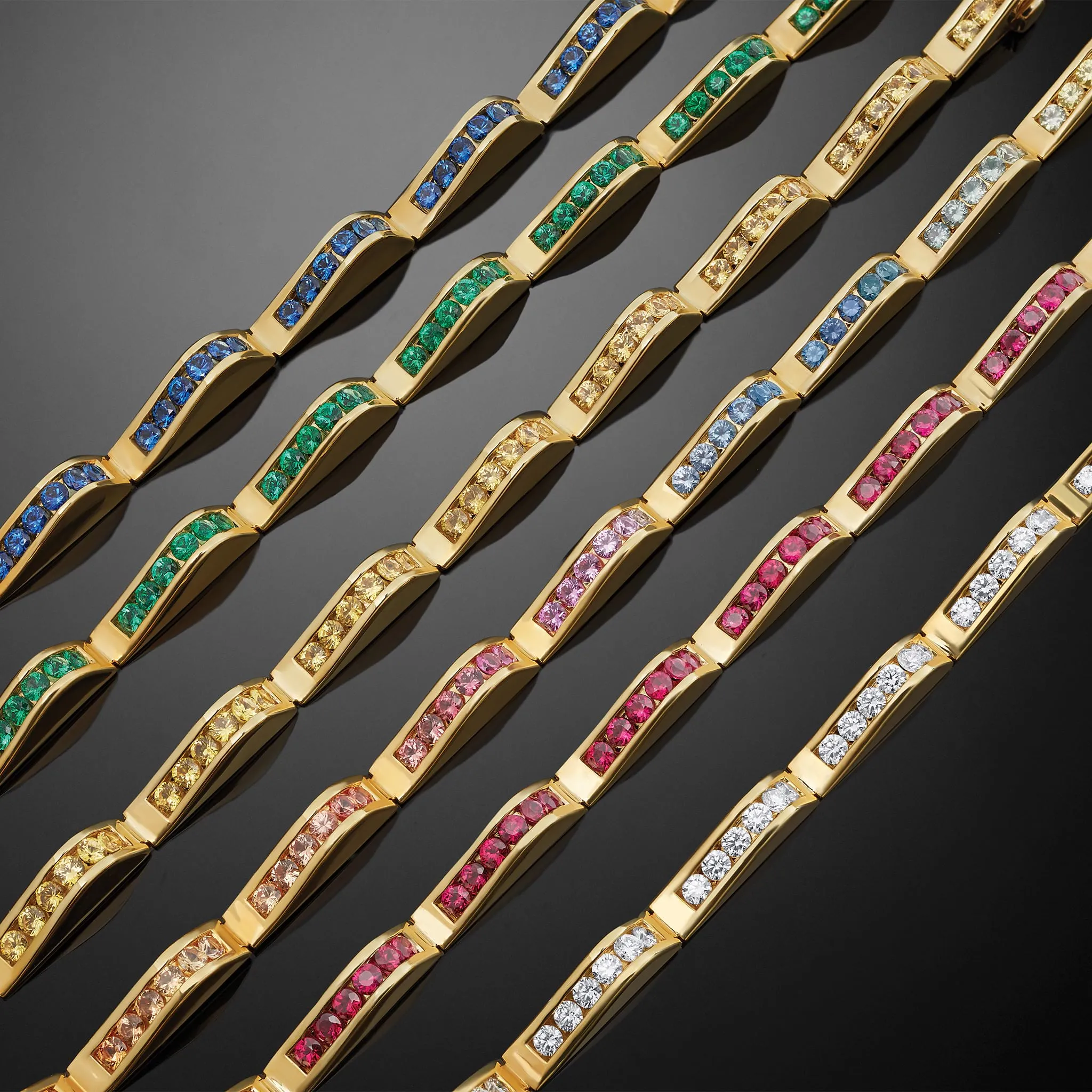 Studio 18K Gold Emerald Link Wave Bracelet