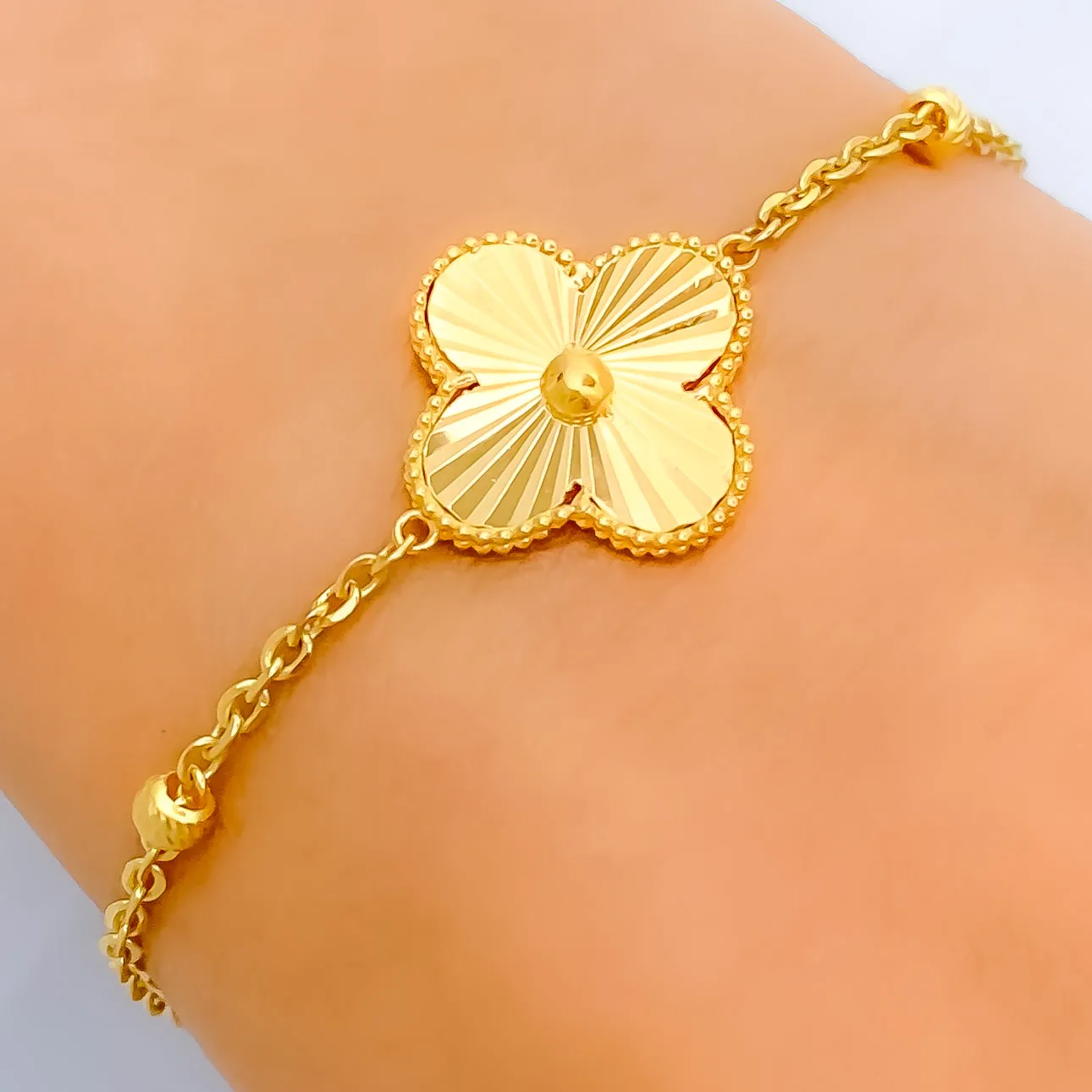 Trendy Ethereal 21k Gold Clover Bracelet