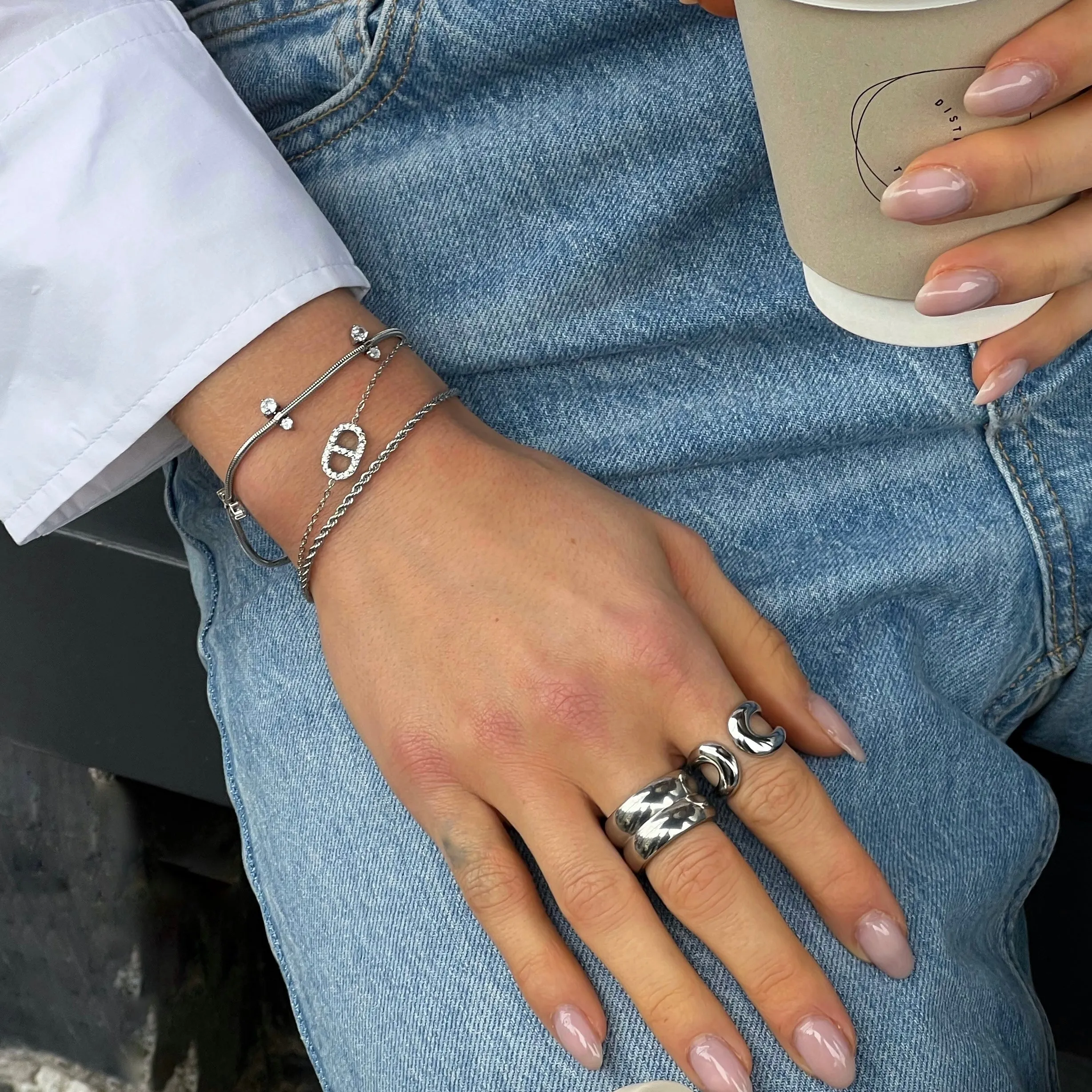 Twisted Rope Bracelet: Elegant Wrist Adornment