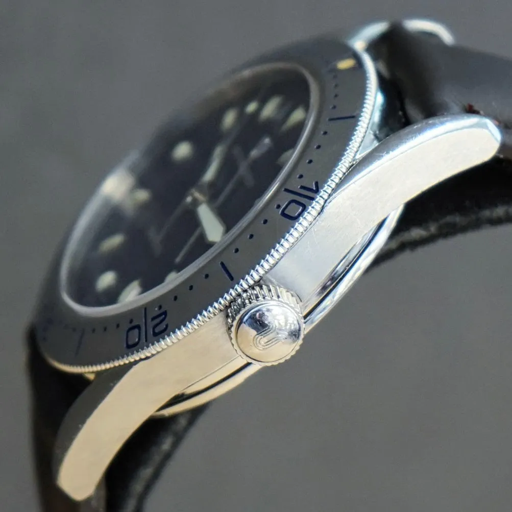 UNIVERSAL GENEVE Diver Automatic Watch 871.175 35mm Date Indicator Wristwatch