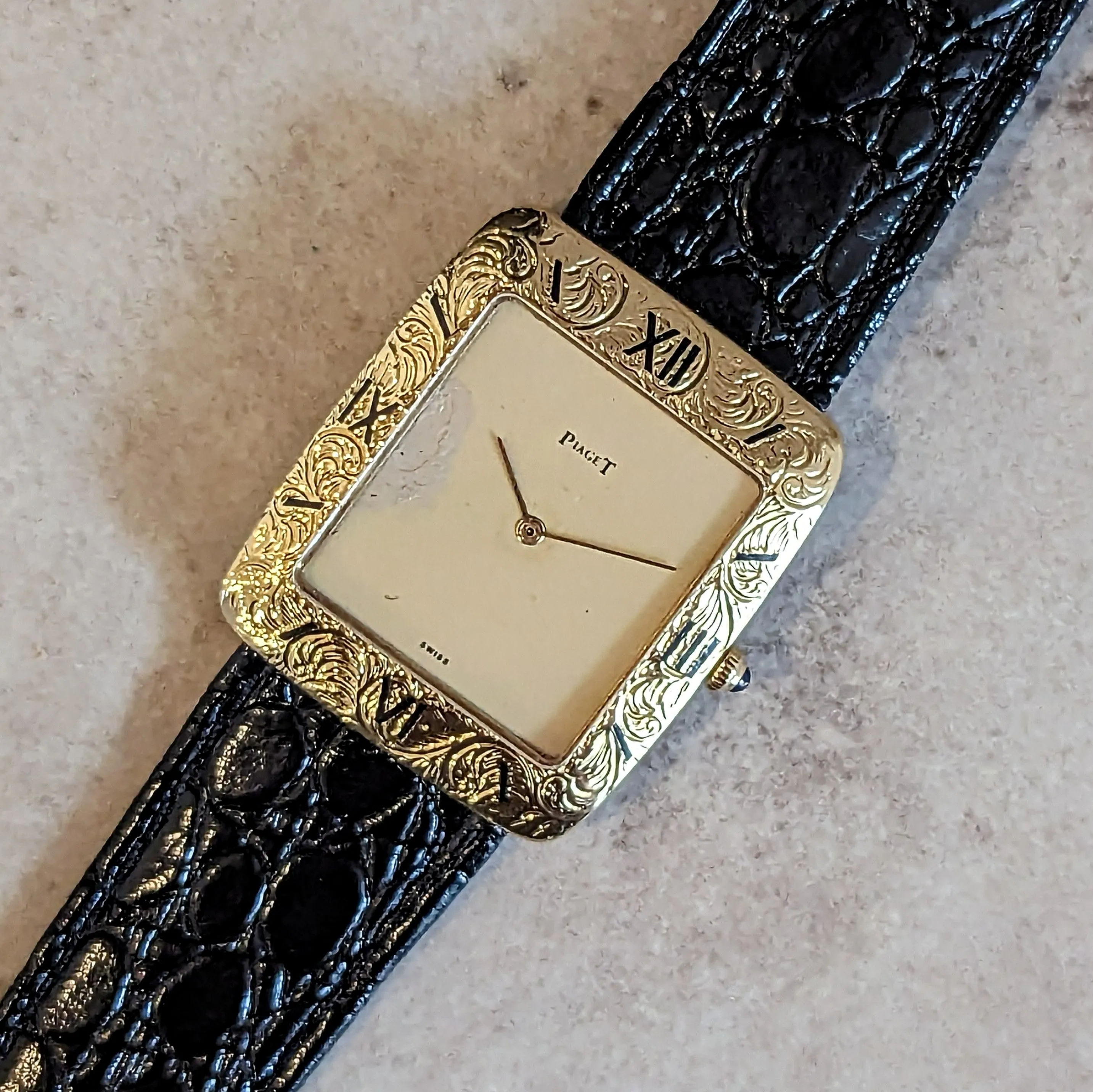 Vintage PIAGET Wristwatch 18K Gold ULTRA-THIN Movement Cal. 9P 18 Jewels Watch