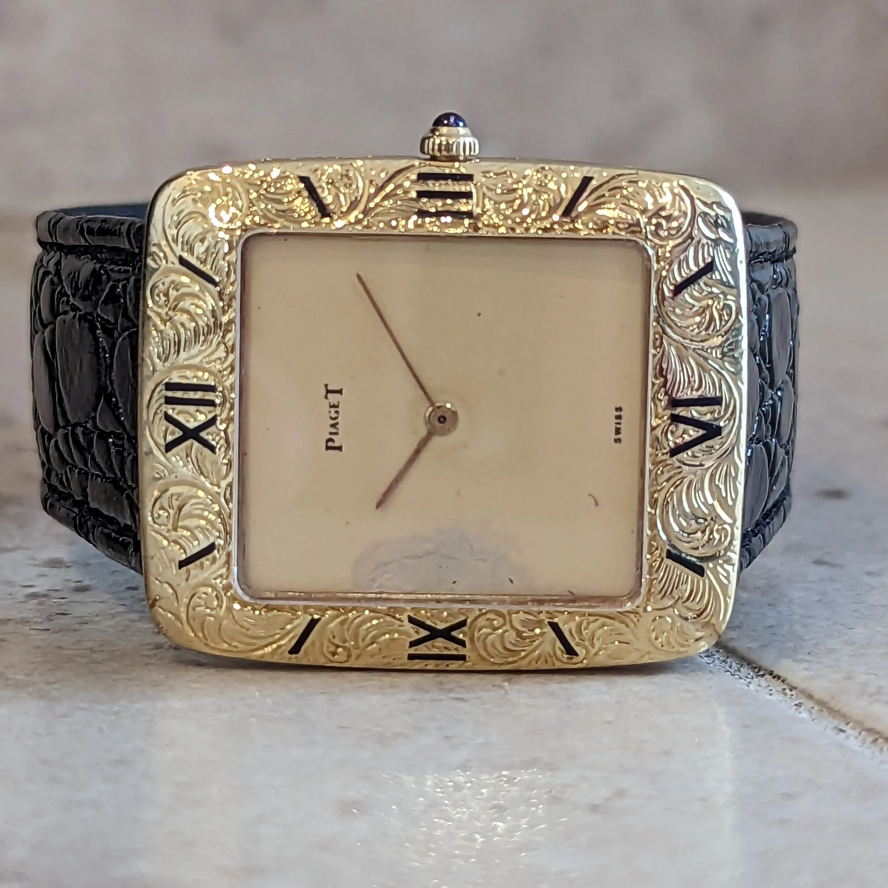 Vintage PIAGET Wristwatch 18K Gold ULTRA-THIN Movement Cal. 9P 18 Jewels Watch