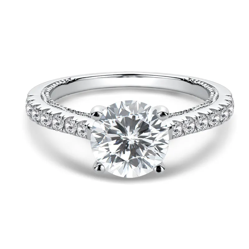 Vintage Round Cut Moissanite Diamond Ring