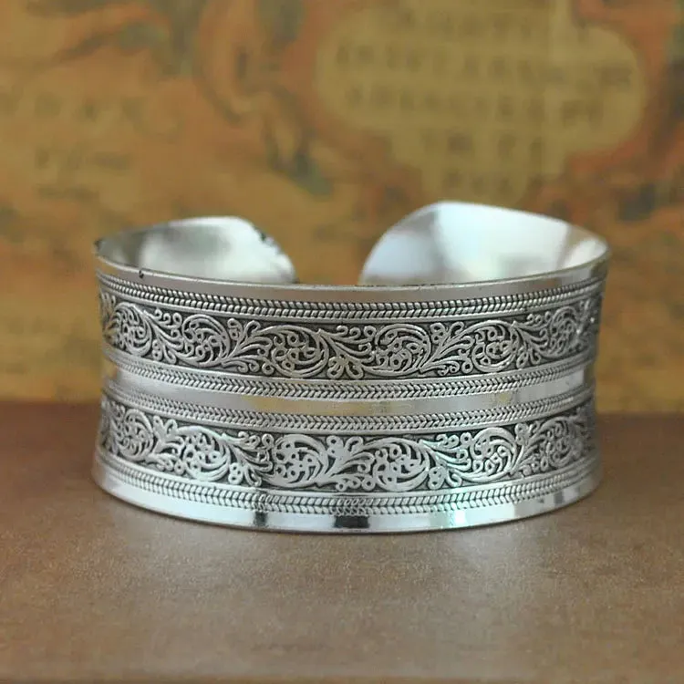 Yumfeel Factory Wholesale Tibetan Jewelry Vintage Silver Bangles Bracelet Antique Tibetan Silver Cuff Bracelets for Women